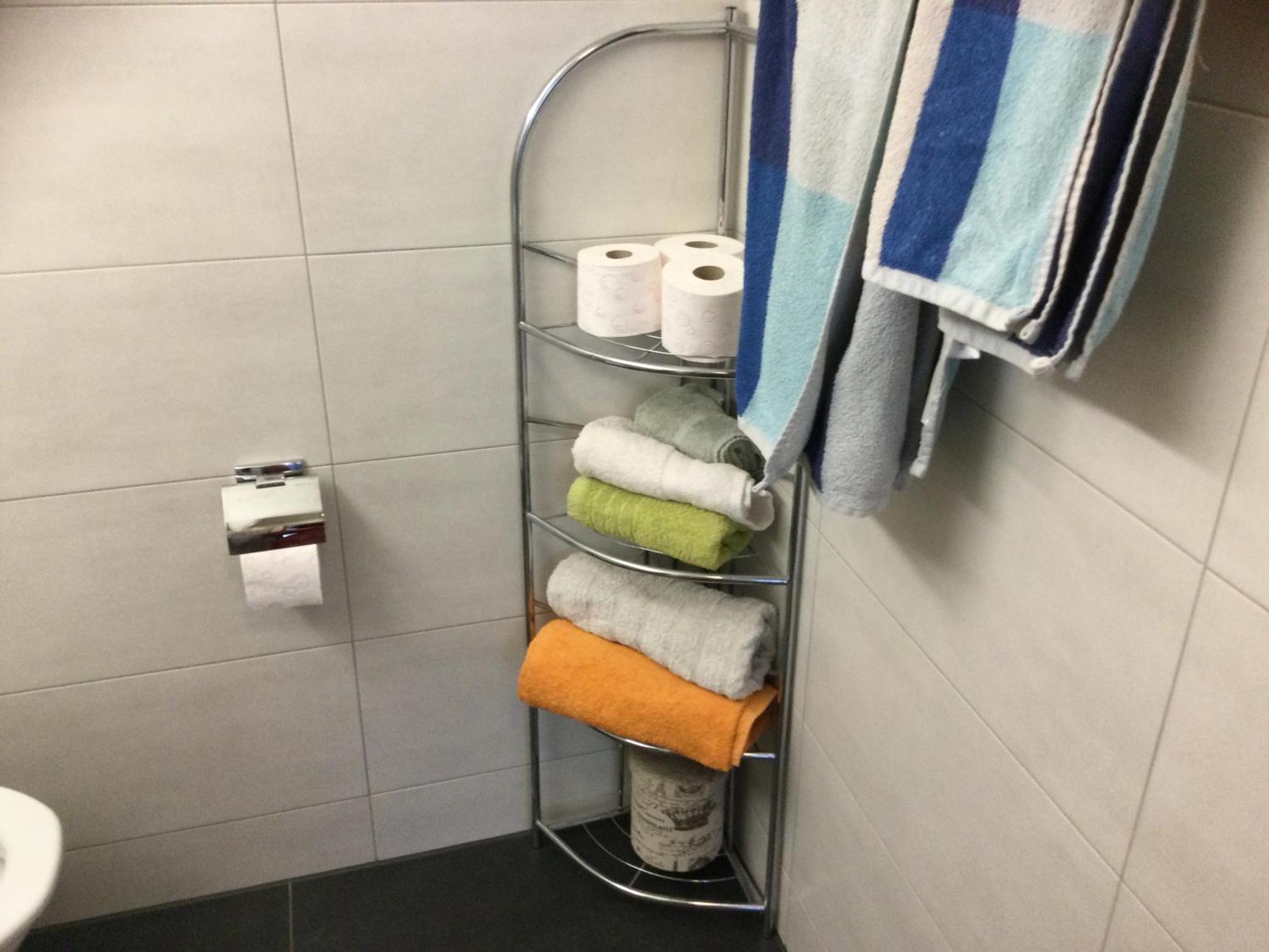Chambre Spacieuse Et Confortable Avec Ecran Plat Oetwil an Der Limmat Экстерьер фото