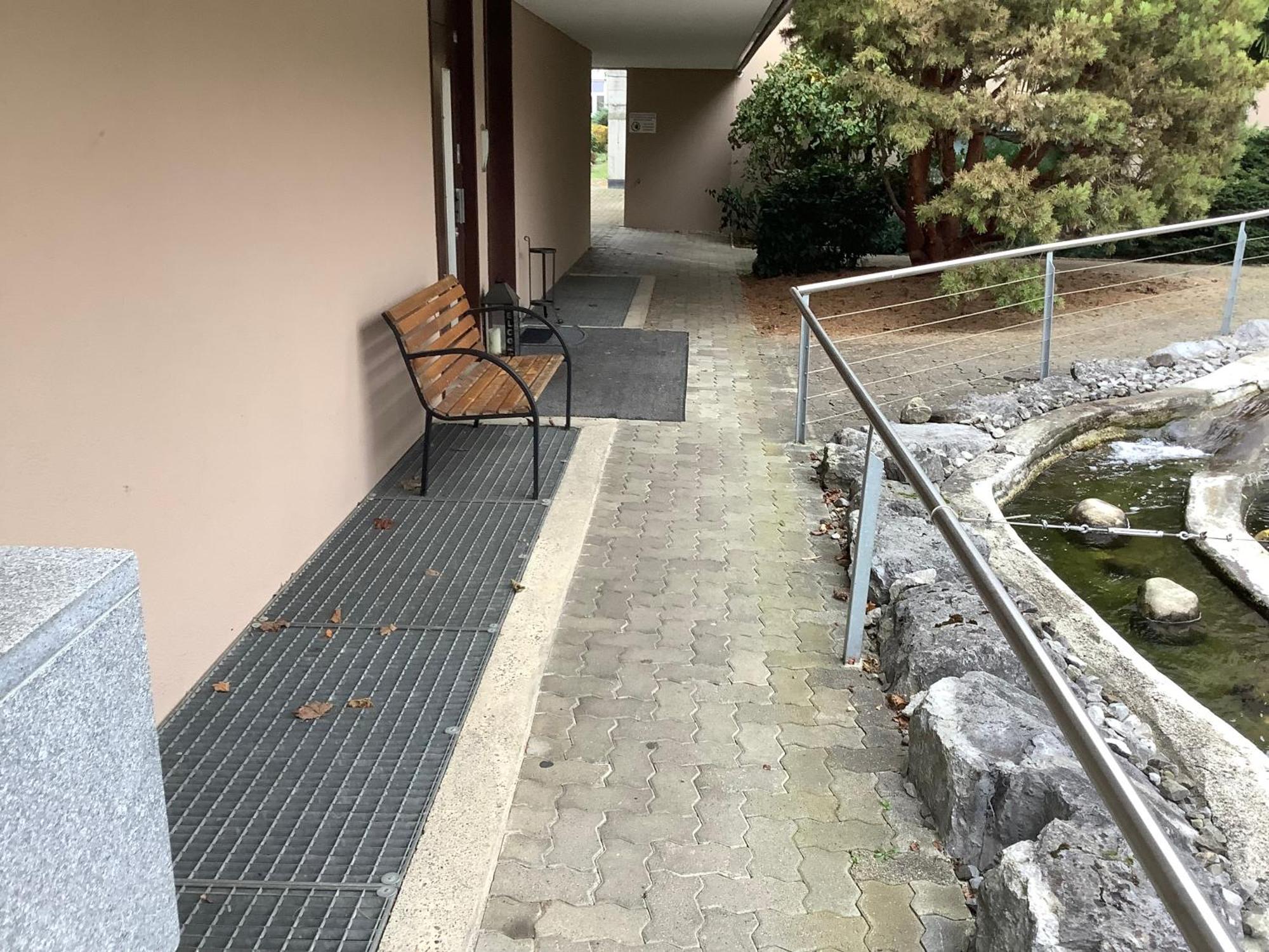 Chambre Spacieuse Et Confortable Avec Ecran Plat Oetwil an Der Limmat Экстерьер фото